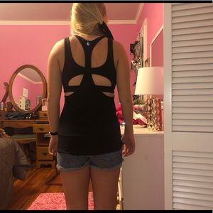 Lululemon - black tank top